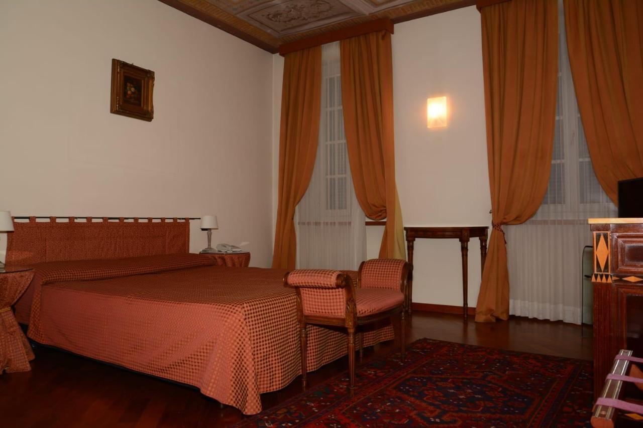 Bed and Breakfast Palazzo Finati Alba  Exteriér fotografie