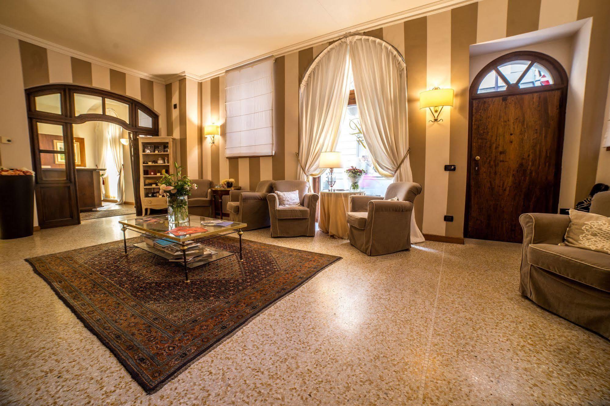 Bed and Breakfast Palazzo Finati Alba  Exteriér fotografie